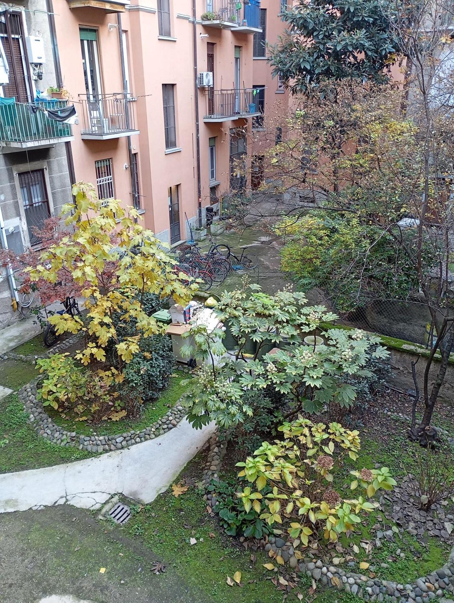 Appartement Flores Home, Vintage Charm Near City Center & Navigli *