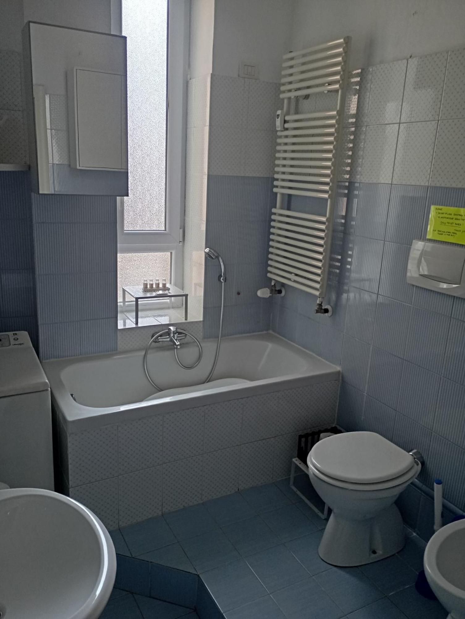Appartement Flores Home, Vintage Charm Near City Center & Navigli