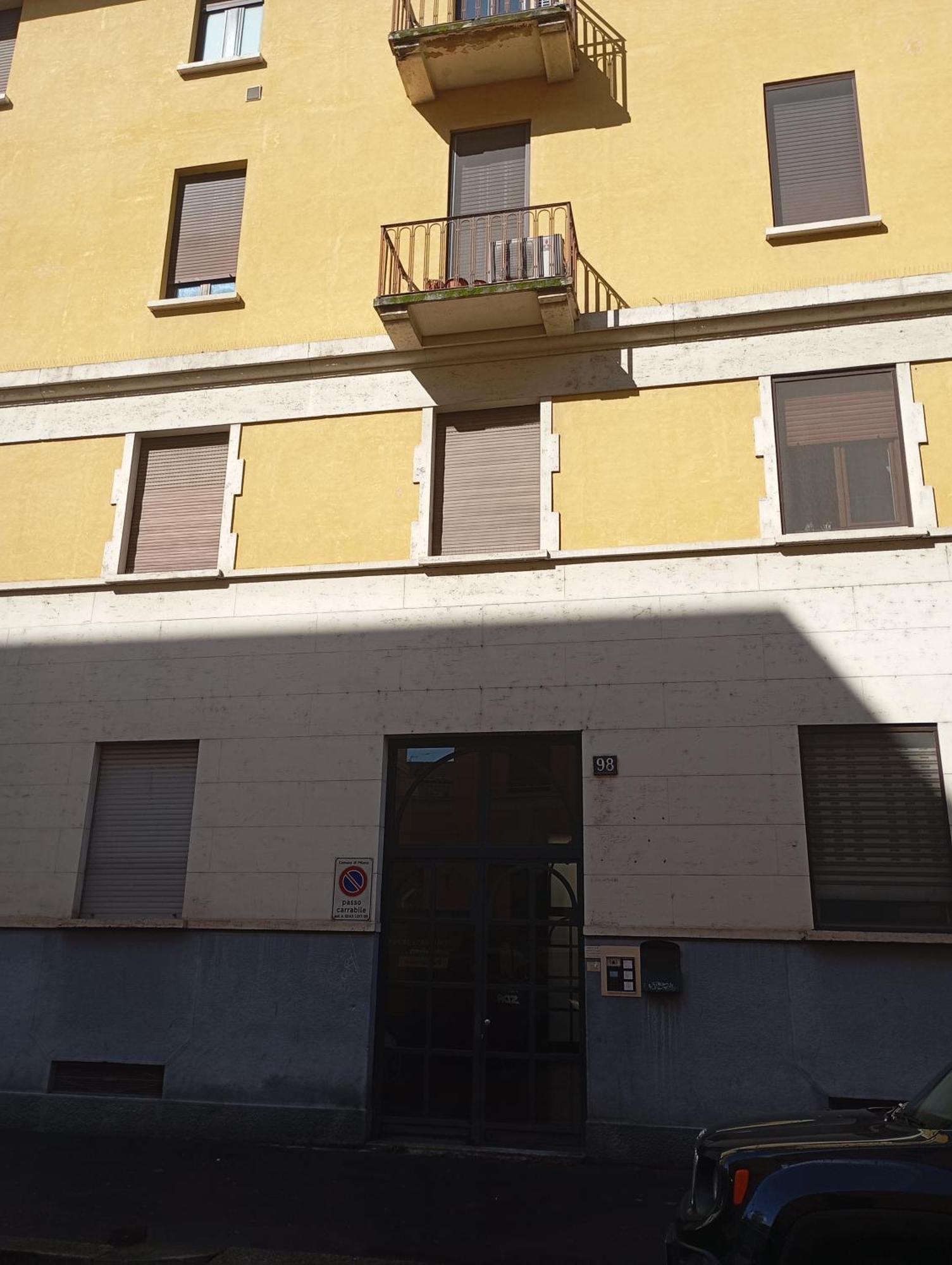 Flores Home, Vintage Charm Near City Center & Navigli
